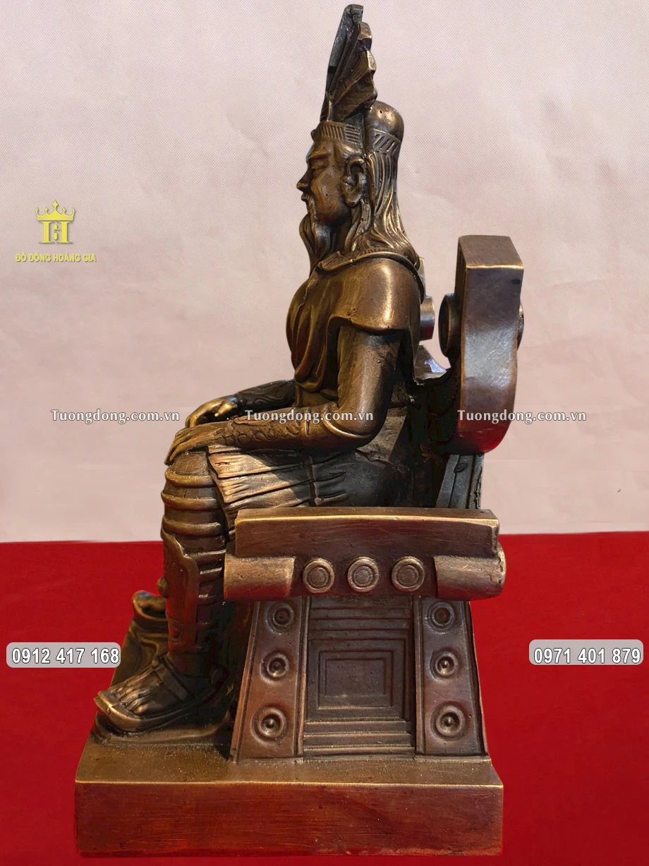 Không gian phòng khách, phòng làm việc là nơi thích hợp để đặt tượng